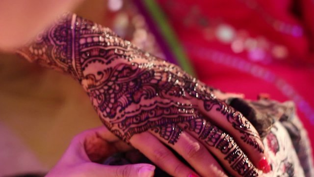 The Artist and the Bride - Hindu Wedding Mehndi Henna Tattoos