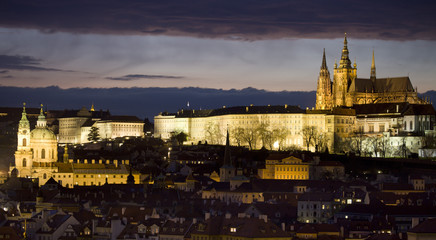 Obraz premium Prague castle at dusk