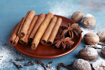 Cinnamon sticks, star anise, nutmeg and cloves