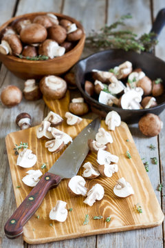 Mushrooms on chopping desk