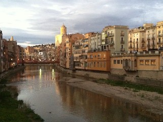 Fototapeta na wymiar Atardecer en Girona