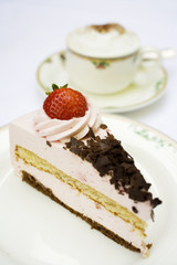 Erdbeer Sahnetorte mit Kaffee