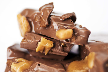 Schokolade mit Karamellstückchen