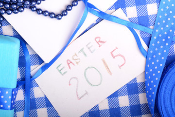 Obraz premium Easter background with eggs and gift box