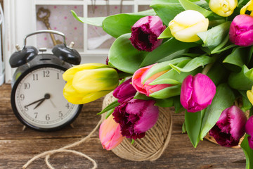 Obraz premium bouquet of yellow and purple tulip flowers