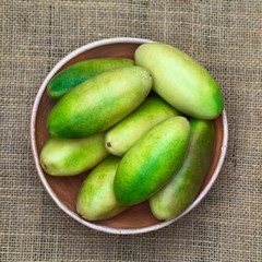 Banana passionfruit (lat. Passiflora tripartita)