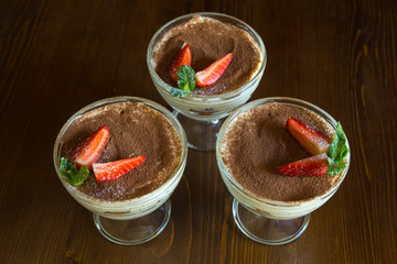 tiramisu with strawberries