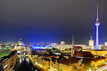 Fototapeta na wymiar Berlin von oben