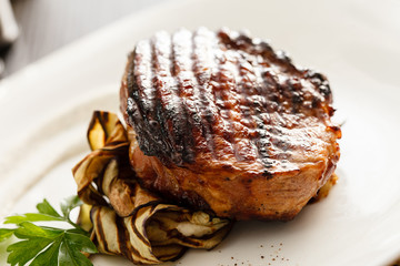 steak with grilled aubergines