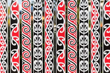 Abwaschbare Fototapete Ozeanien Verziertes Kostüm mit Maori-Muster