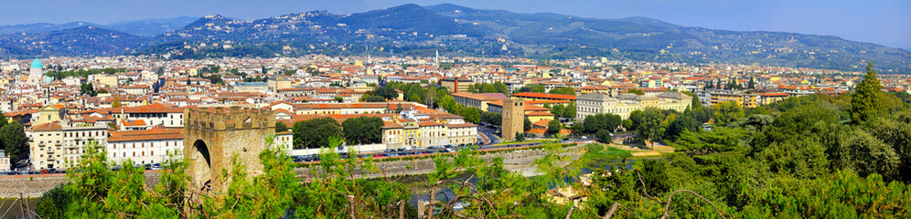 Fototapeta na wymiar Florence east panorama
