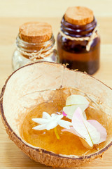 Natural Spa Ingredients . - Coconut essential Oil for alternativ