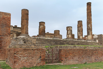 Columns Pompeii