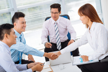 Obraz premium Uścisk dłoni