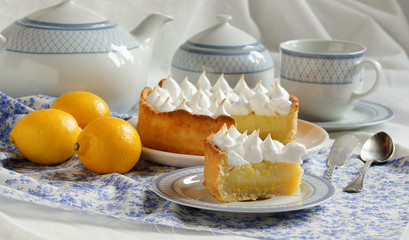 lemon tart with merengue