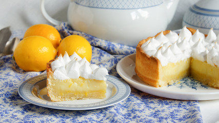 lemon tart with merengue