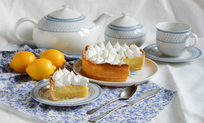 lemon tart with merengue