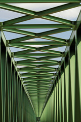 Railway bridge © Nneirda