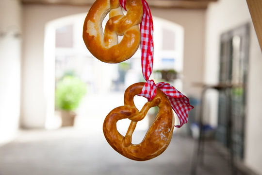 pretzel - Brezeln am karierten Band