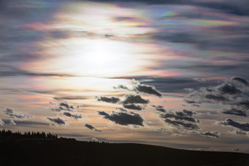 Naturphänomen Perlmuttwolken