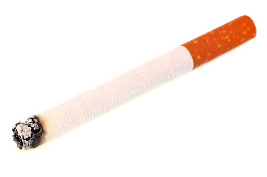 Cigarette allum&eacute;e