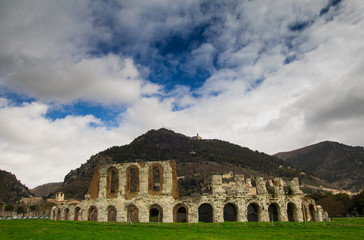 Foto panoramica di Gubbio