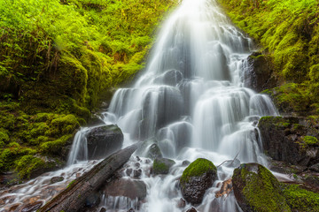 Fototapeta na wymiar Fairy falls in Columbia River Gorge, Oregon.