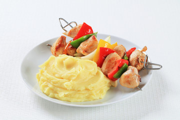 Chicken skewers with mashed potato