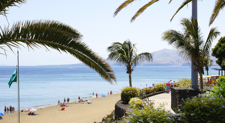 Fototapeta premium Playa del Puerto del Carmen, Lanzarote, Islas Canarias
