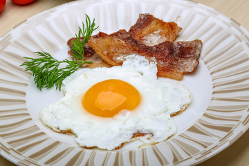 Breakfast - egg with bacon