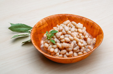 White canned beans