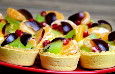 Mini tart with fruit