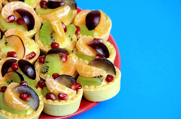 Mini tart with fruit