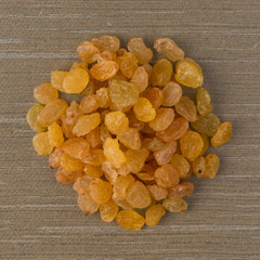 Circle of golden raisins