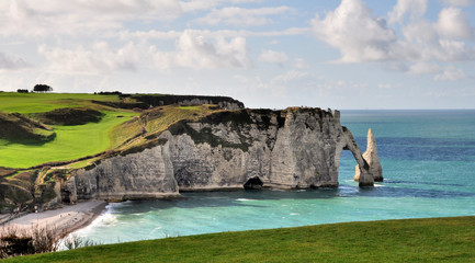 Naklejka premium Falaises d'Etretat la pointe de l'aiguille et l'arche