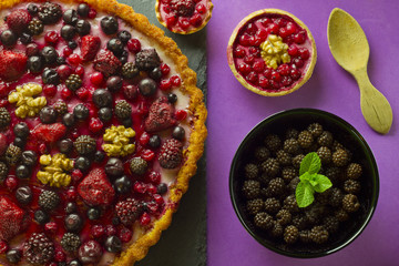 Autumn fruits cakes