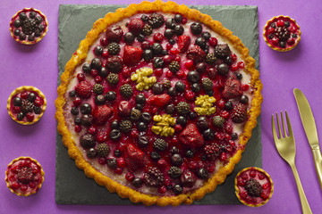 Autumn fruits cakes