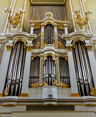 Pipe organ