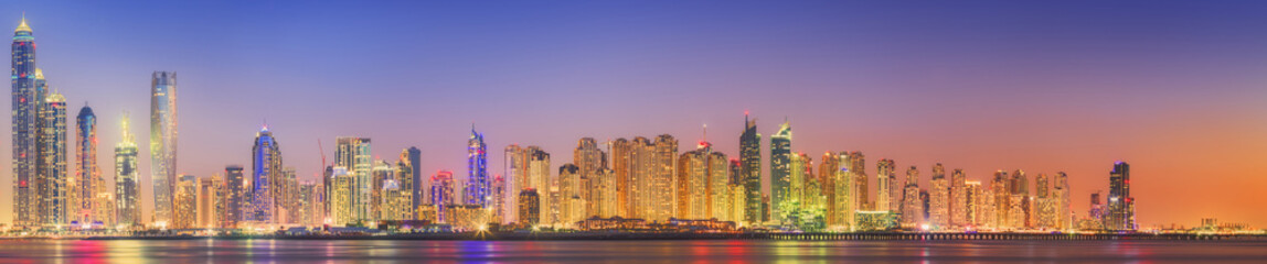 Fototapeta premium The beauty panorama of Dubai marina. UAE