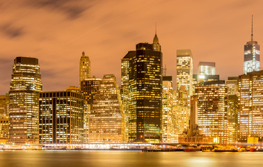 Naklejka premium Night panorama of Manhattan in New York, USA