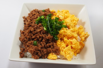 そぼろ丼