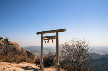 山頂の鳥居