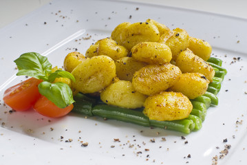 Gnocchi with green beans and tomatoes
