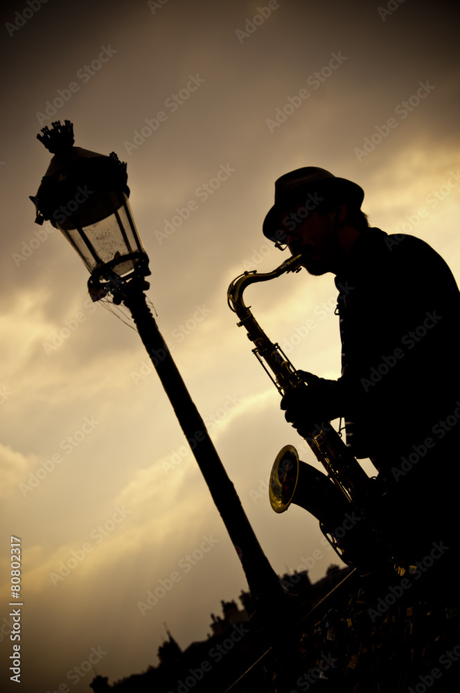 1000_F_80802317_doE4QIUxHKkpp3tC9UJpjsN812zPY1Y1.jpg