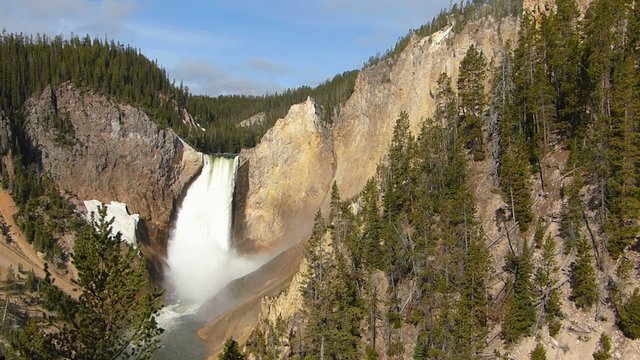 Lower Falls in Yellowstone National Park, Wyoming, USA