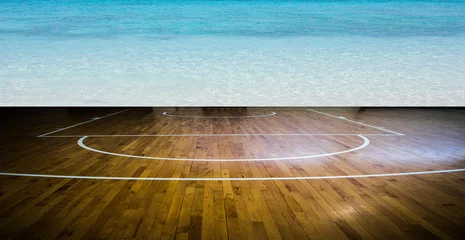 Cercles muraux Sports de balle basketball court with clean water sea
