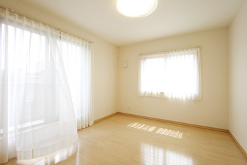 洋室 寝室　イメージ　そよ風とカーテン　シンプル家具なし　施工例