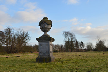 Fototapeta premium statue in belgian parc