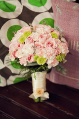 Obraz na płótnie Canvas Vintage romantic pink and green bouquet