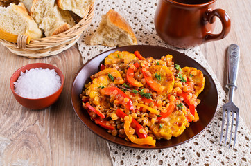 Lentils with paprika and corn